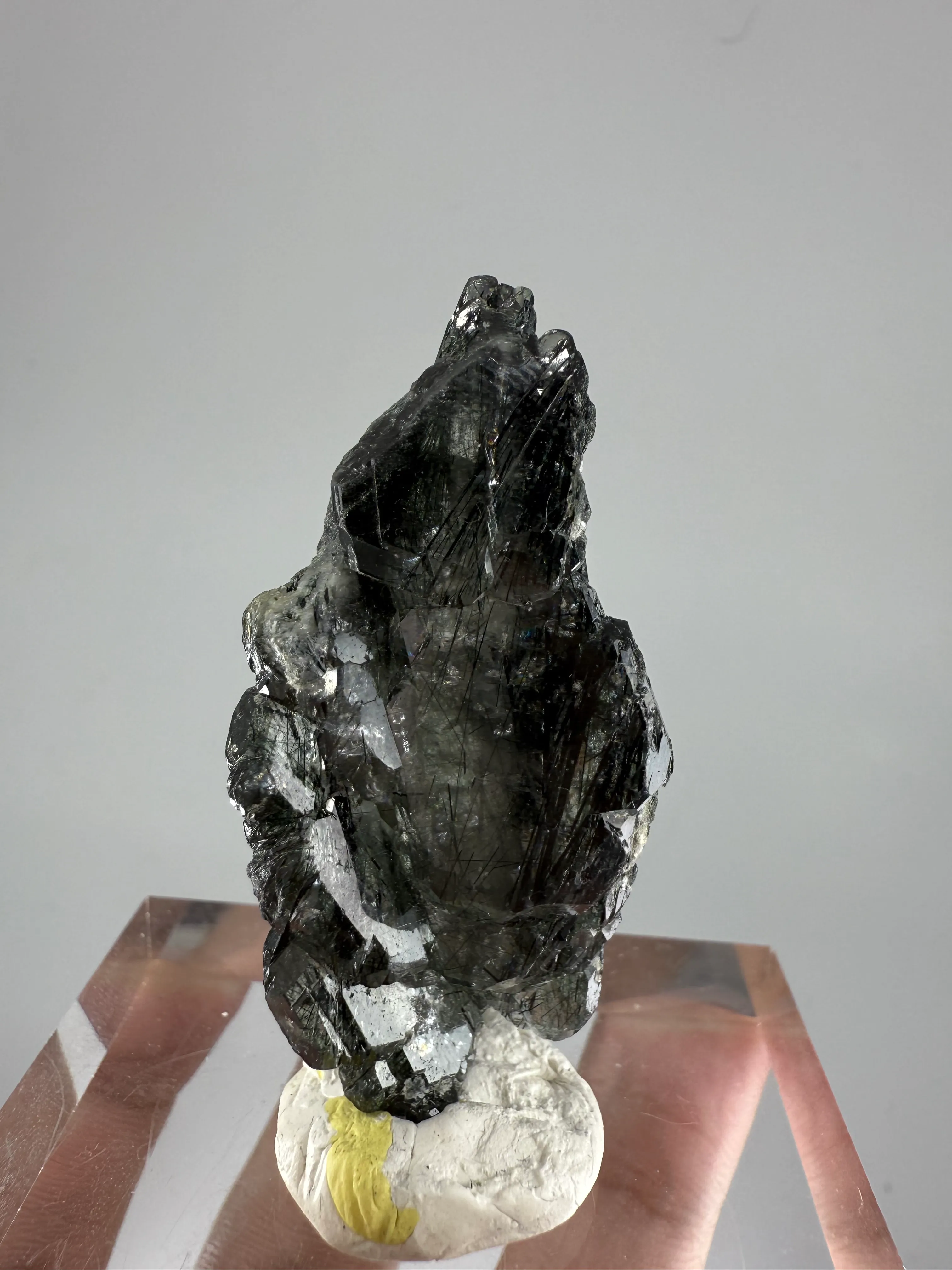 Unusual Apatite with Byssolite inclusion crystal from Pakistan - image 1