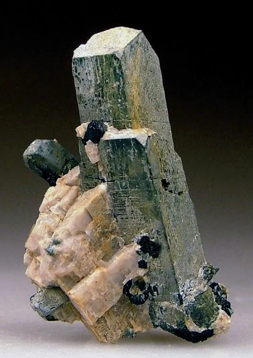 “Uralite” (Tremolite pseudomorph after Diopside) image
