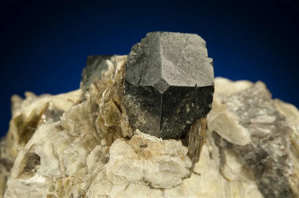 Uraninite with Muscovite - image 8