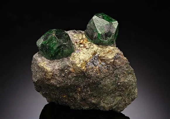 Uvarovite image