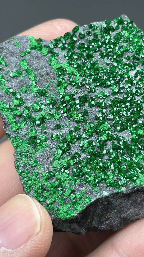 Uvarovite from Saranovskii Mine, Perm Krai, Russia - image 2