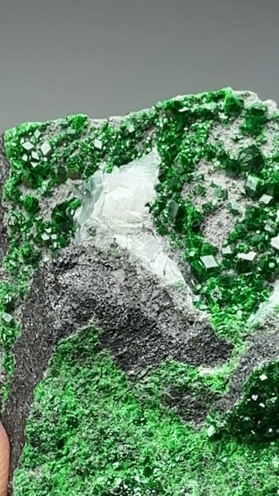 Uvarovite from Saranovskii Mine, Perm Krai, Russia - image 2