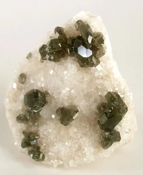 Uvite, Magnesite image