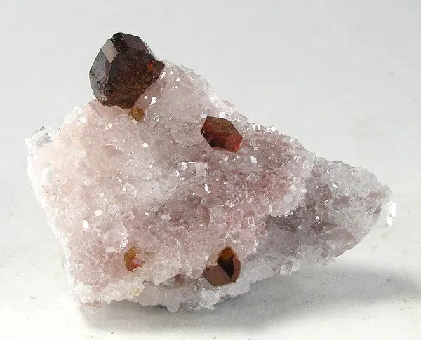 Uvite, Magnesite image