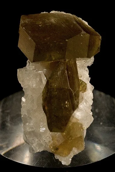 Uvite, Magnesite image