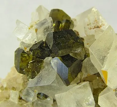 Uvite, Magnesite - image 2