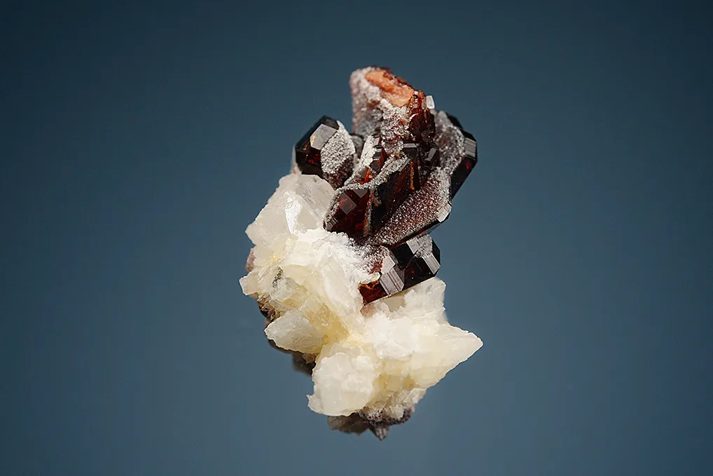 Uvite on Magnesite - image 4