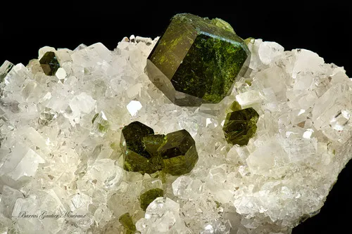 Uvite on Magnesite - image 5