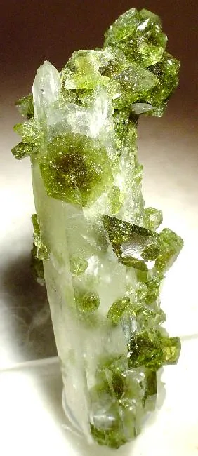 Uvite, Quartz image