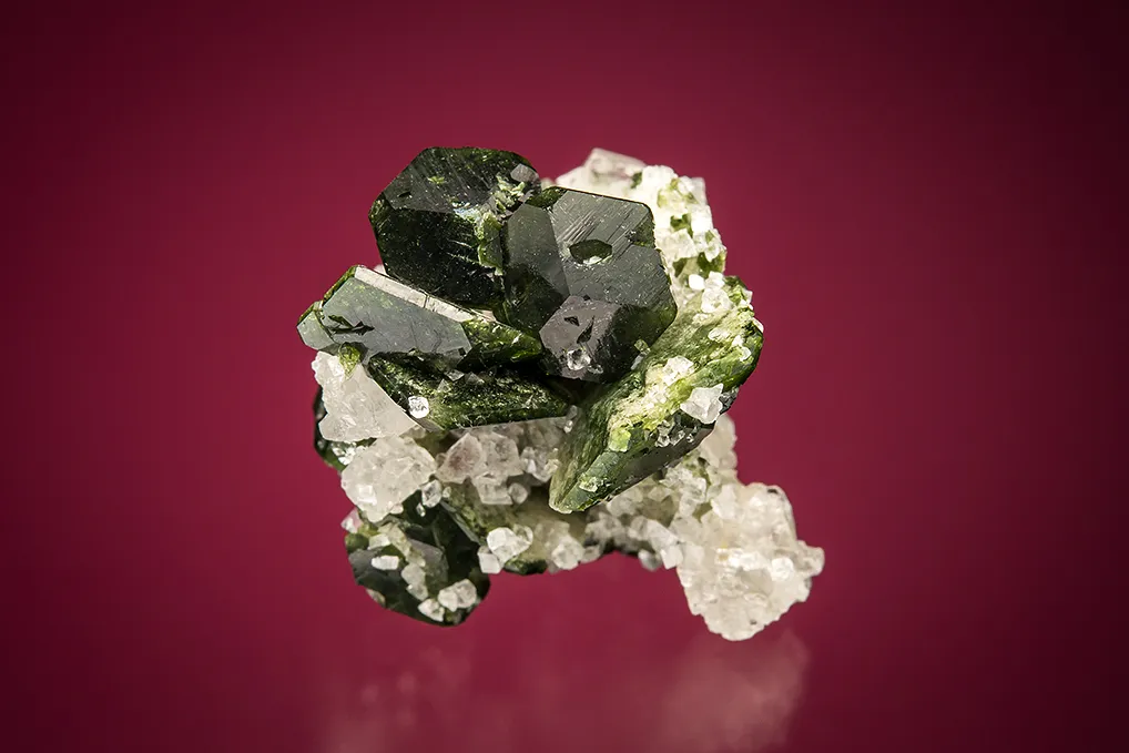 Uvite with Magnesite image