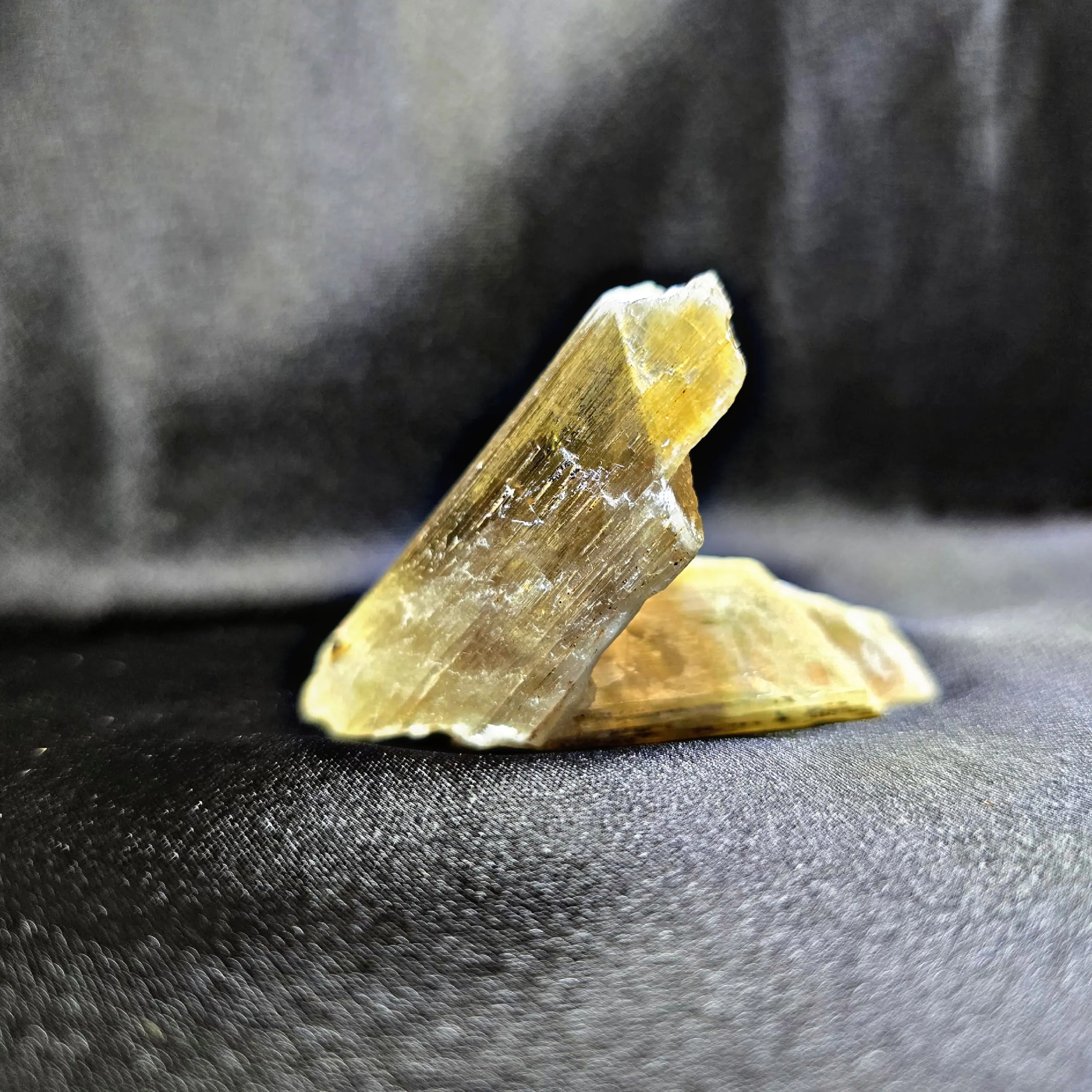 V-Shape Diaspore Crystal Specimen - image 5