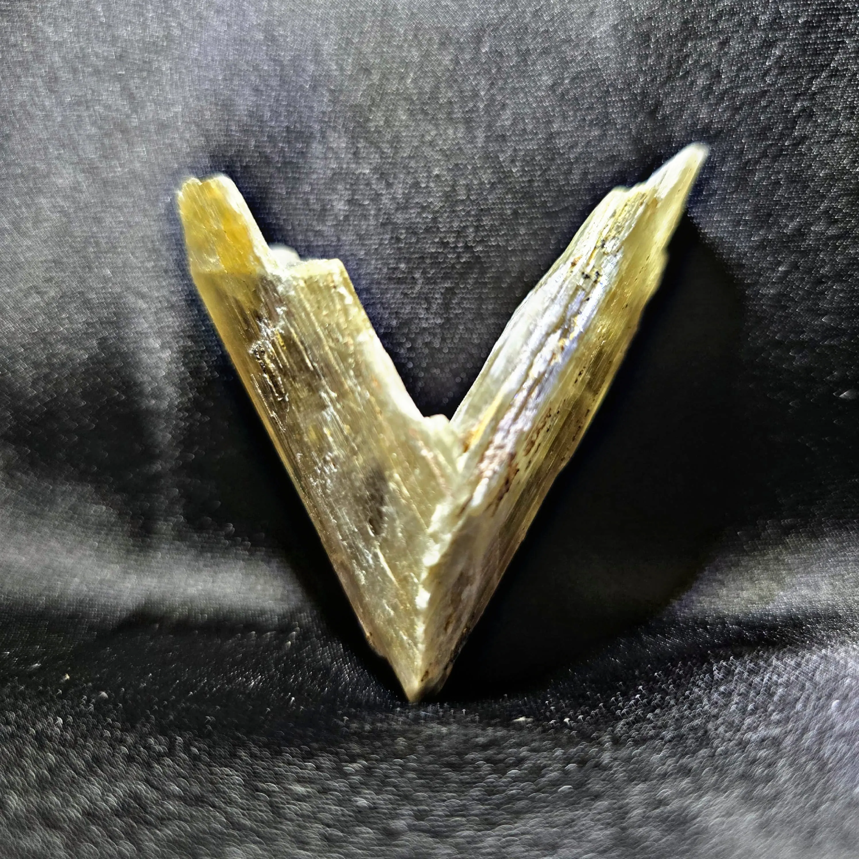 V-Shape Diaspore Crystal Specimen - image 1