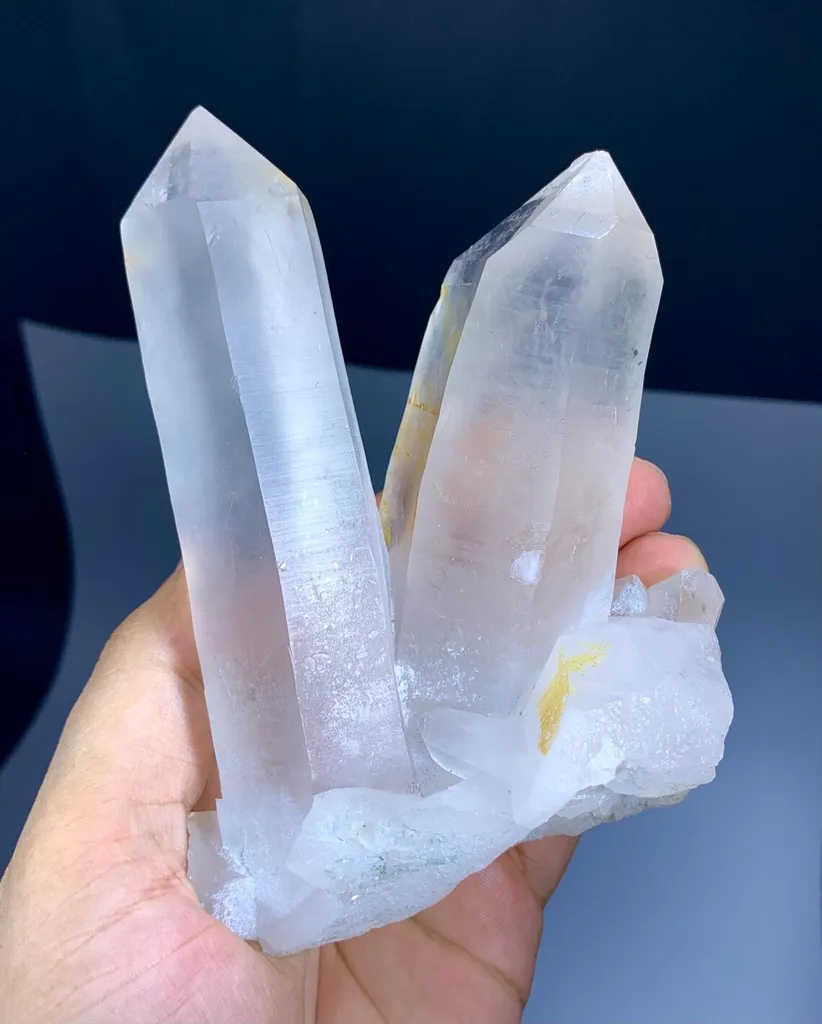 V shape Quartz from Pakistan - image 2