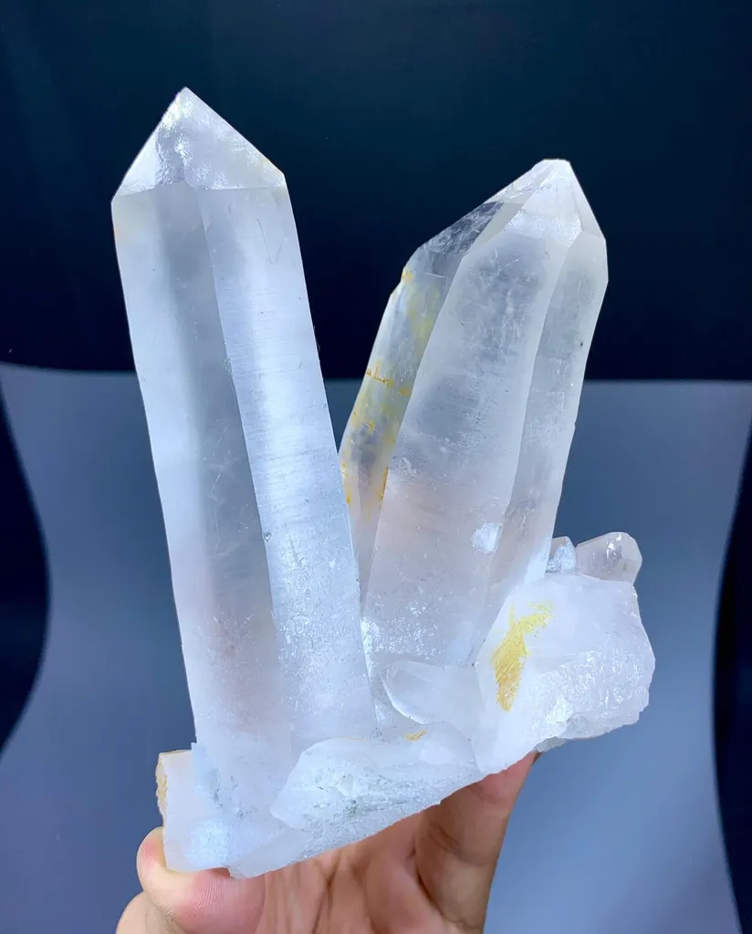 V shape Quartz from Pakistan - image 6