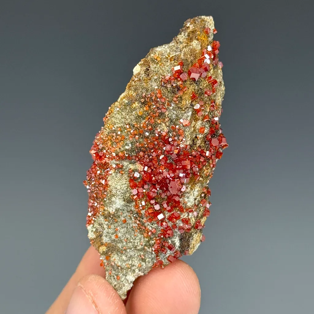 Vanadinite - image 3