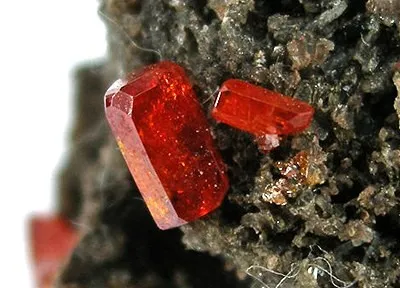 Vanadinite - image 2
