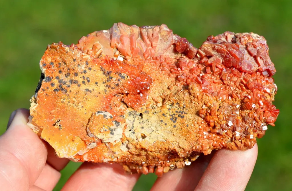 Vanadinite 206 grams - Mibladen, Aït Oufella Caïdat, Midelt Province, Drâa-Tafilalet Region, Morocco - image 5