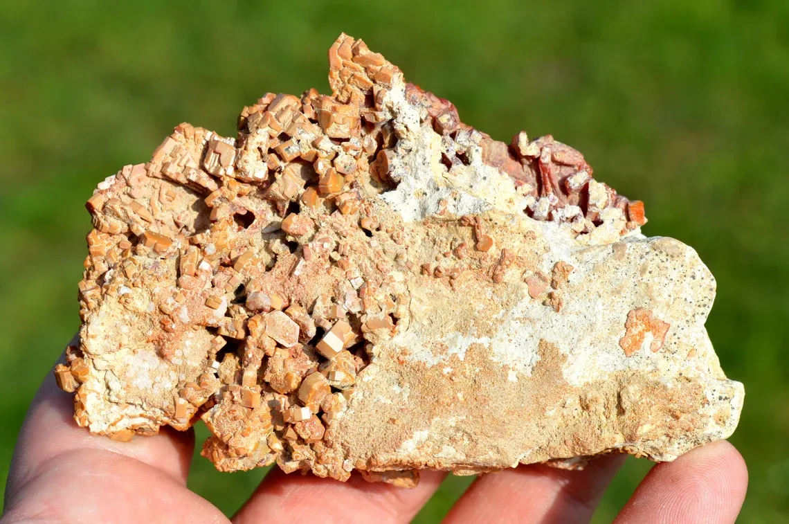 Vanadinite 280 grams - Mibladen, Midelt Cercle, Midelt Province, Drâa-Tafilalet Region, Morocco - image 8