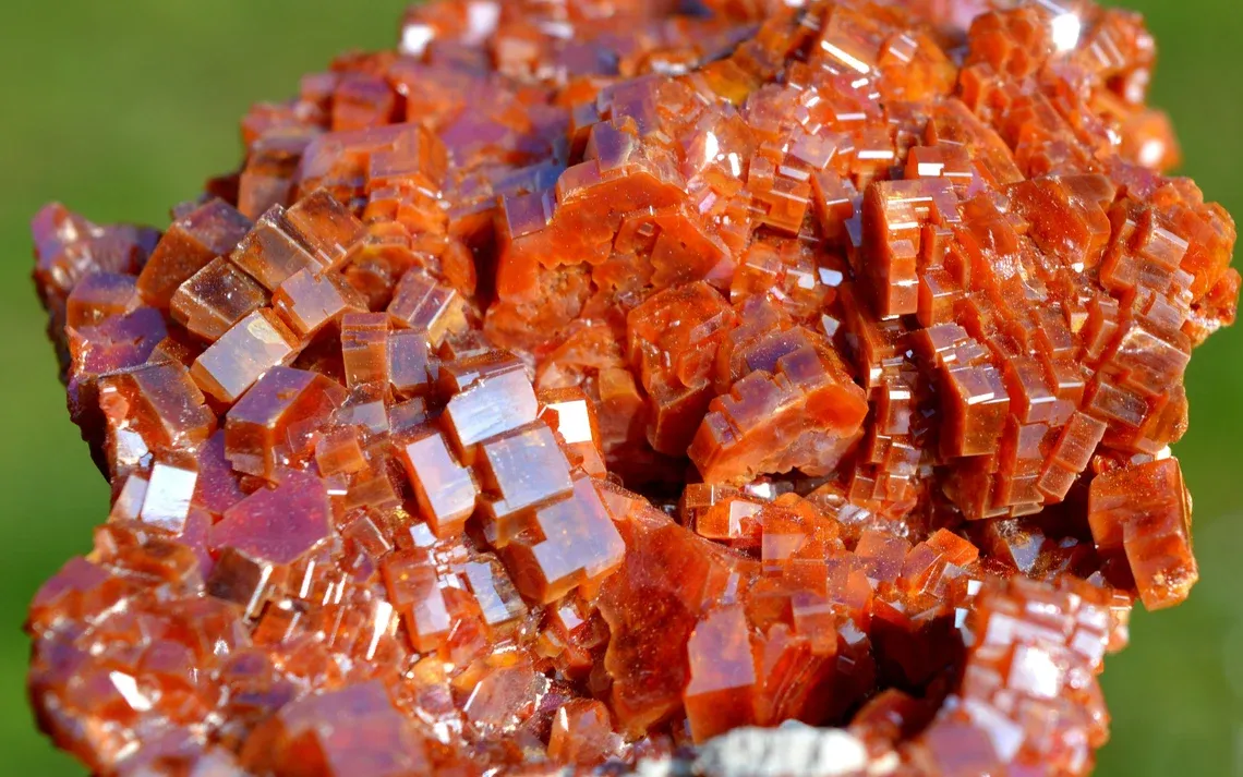 Vanadinite 280 grams - Mibladen, Midelt Cercle, Midelt Province, Drâa-Tafilalet Region, Morocco - image 3