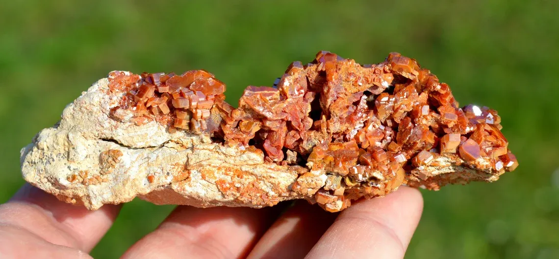 Vanadinite 280 grams - Mibladen, Midelt Cercle, Midelt Province, Drâa-Tafilalet Region, Morocco - image 5