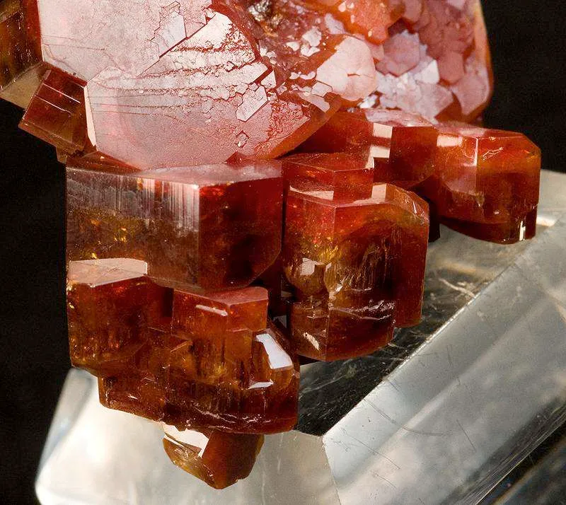 Vanadinite - image 3