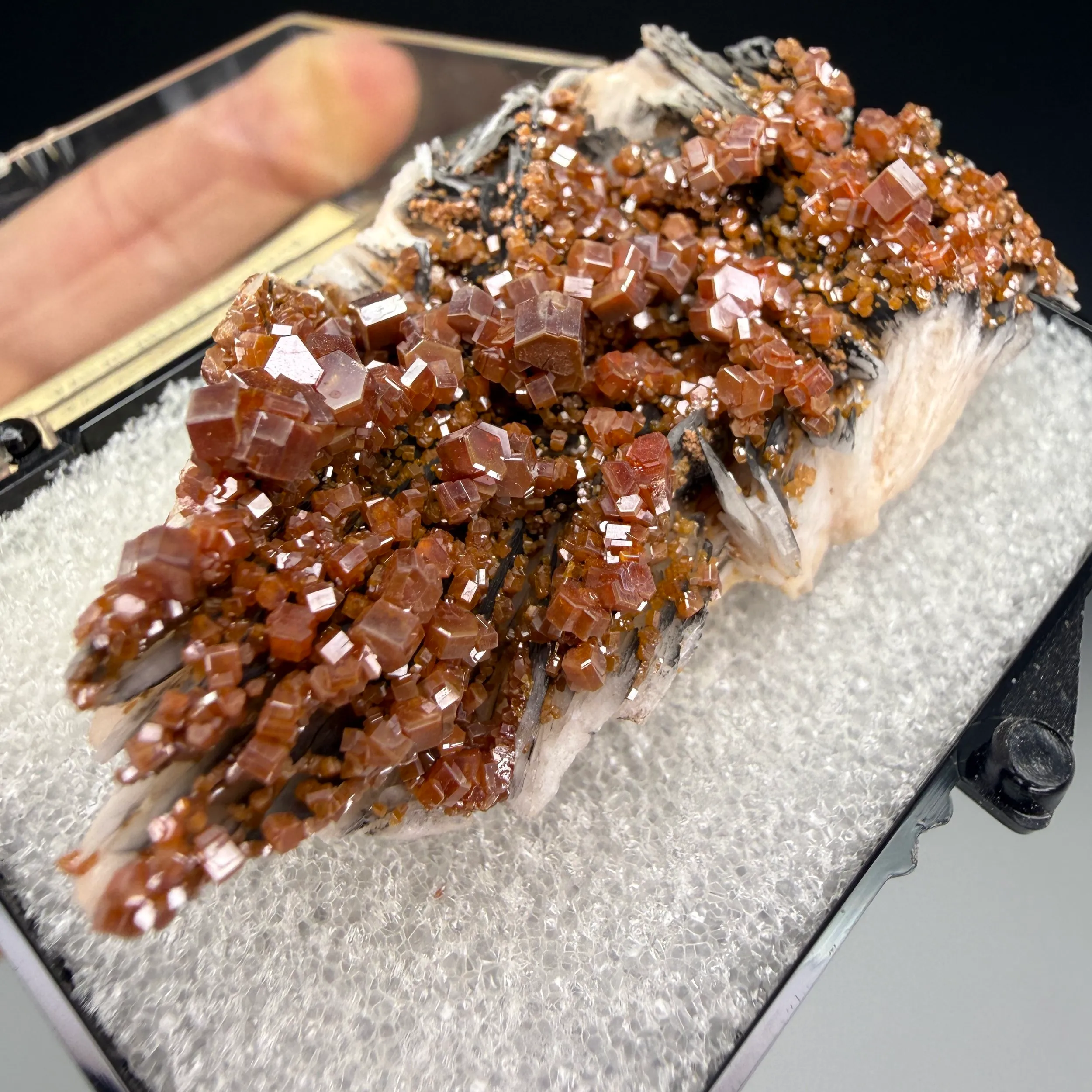 Vanadinite - image 3