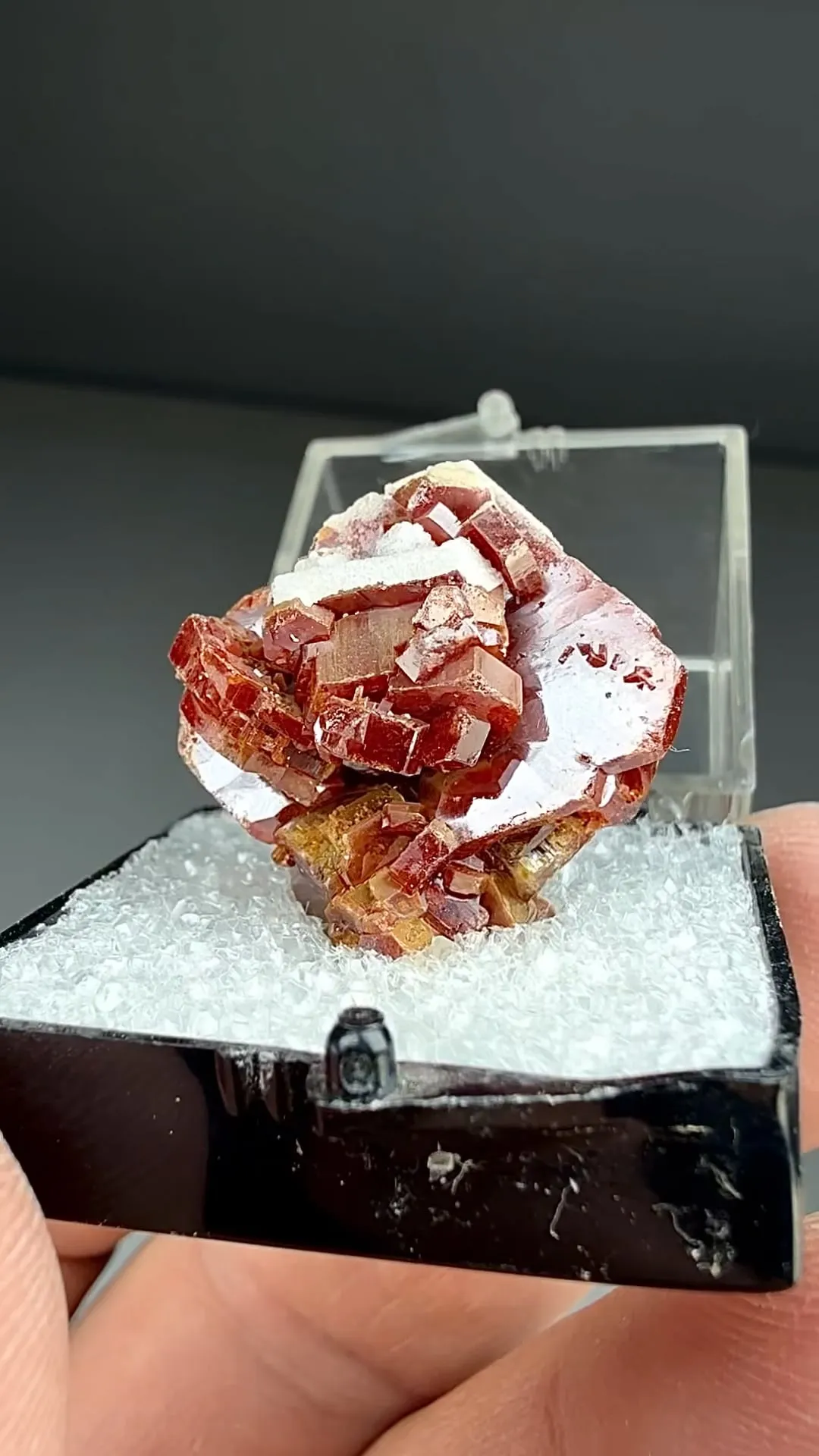 Vanadinite - image 2