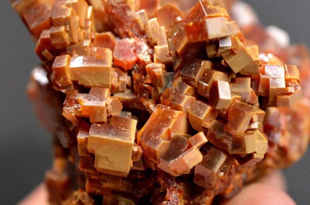 Vanadinite 435 grams - Mibladen, Midelt Cercle, Midelt Province, Drâa-Tafilalet Region, Morocco - image 2