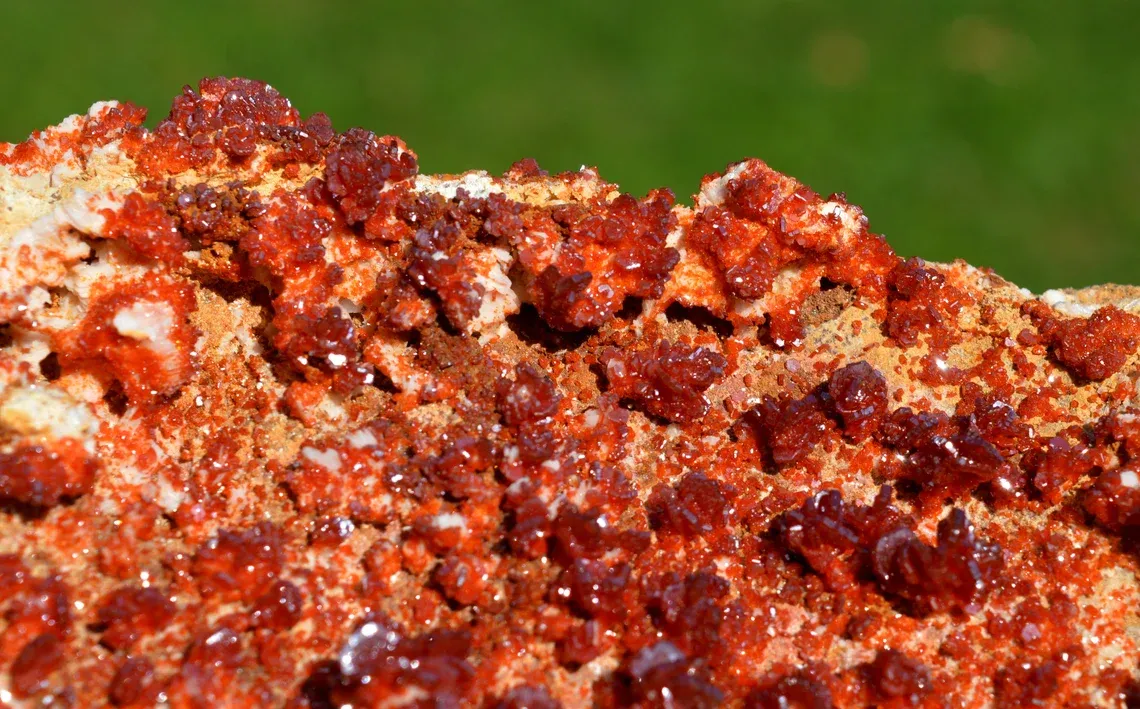 Vanadinite 4500 grams - Mibladen, Aït Oufella Caïdat, Midelt, Drâa-Tafilalet Region, Morocco - image 8