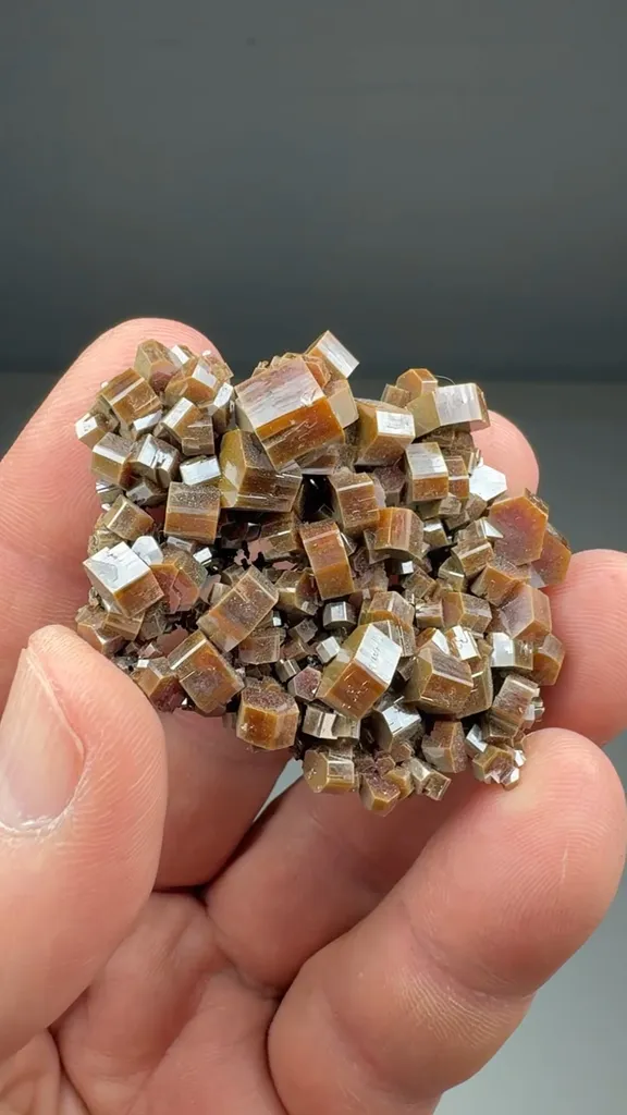 Vanadinite (ATES-26) image
