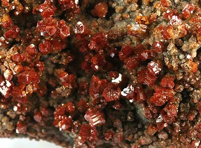 Vanadinite - image 3