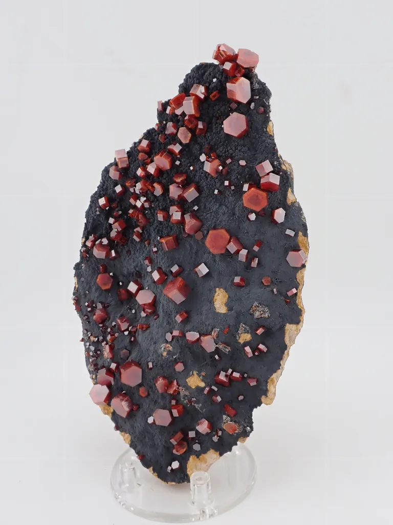 Vanadinite - image 4
