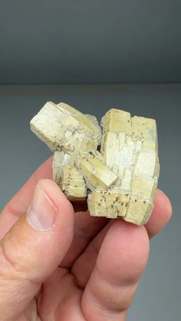 Vanadinite image