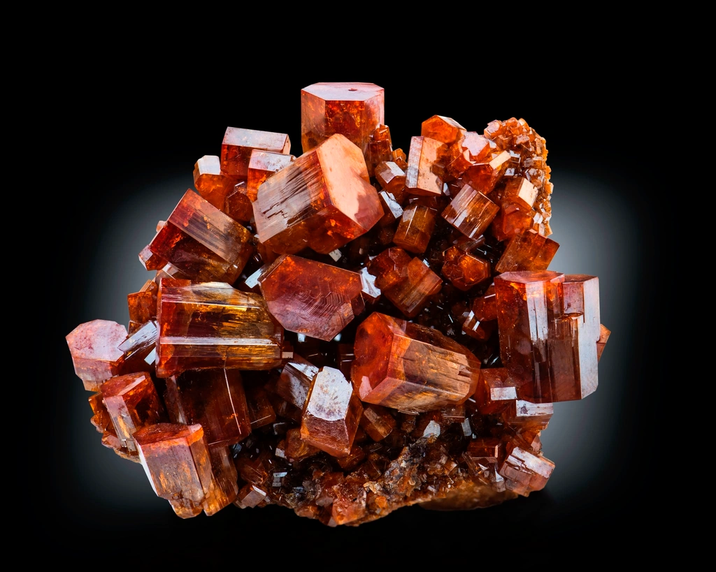 Vanadinite from Maroc, Région Drâa-Tafilalet, Province de Midelt, District minier de Mibladen, Mine ACF image