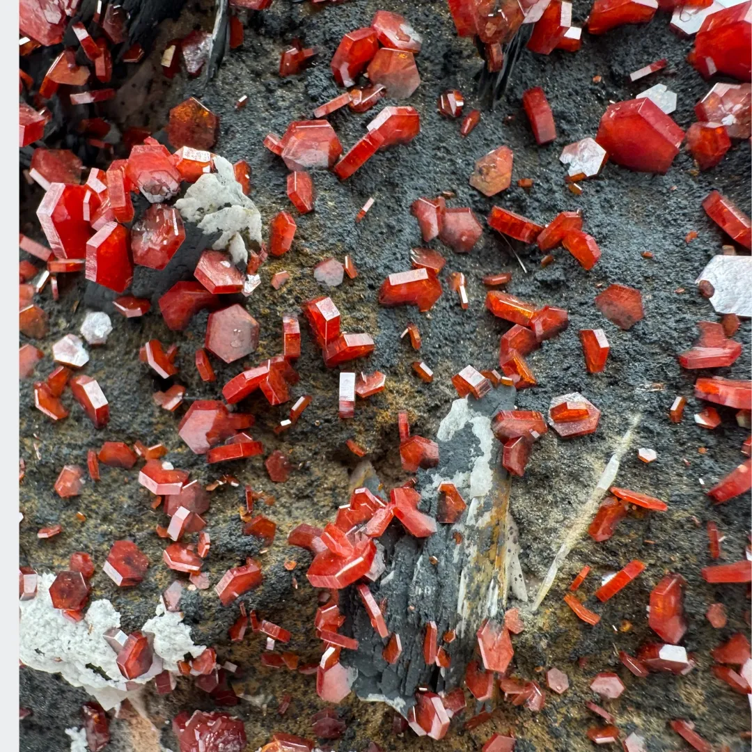 Vanadinite from Morocco, Drâa-Tafilalet Region, Midelt Province, Mibladen Mining District, Aouli - image 3