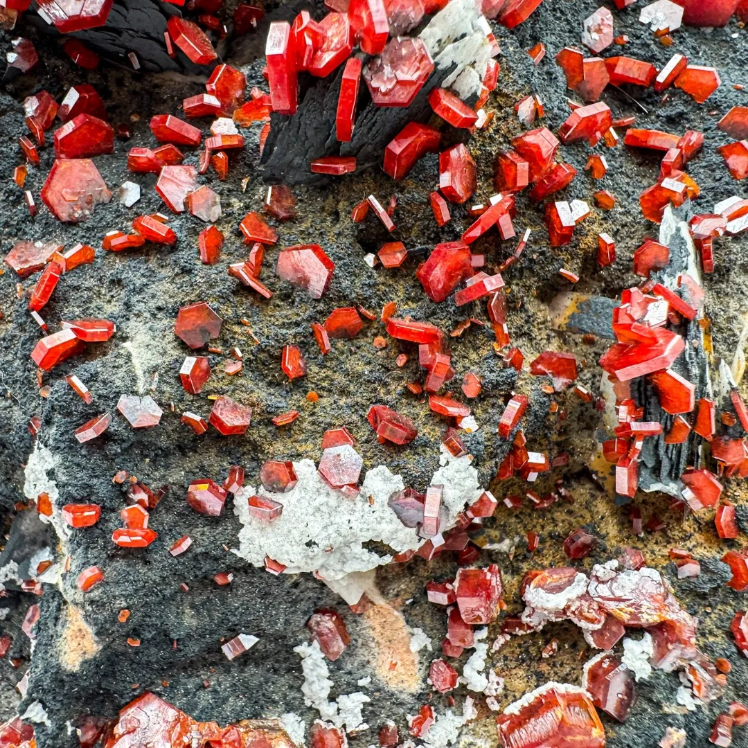 Vanadinite from Morocco, Drâa-Tafilalet Region, Midelt Province, Mibladen Mining District, Aouli - image 4