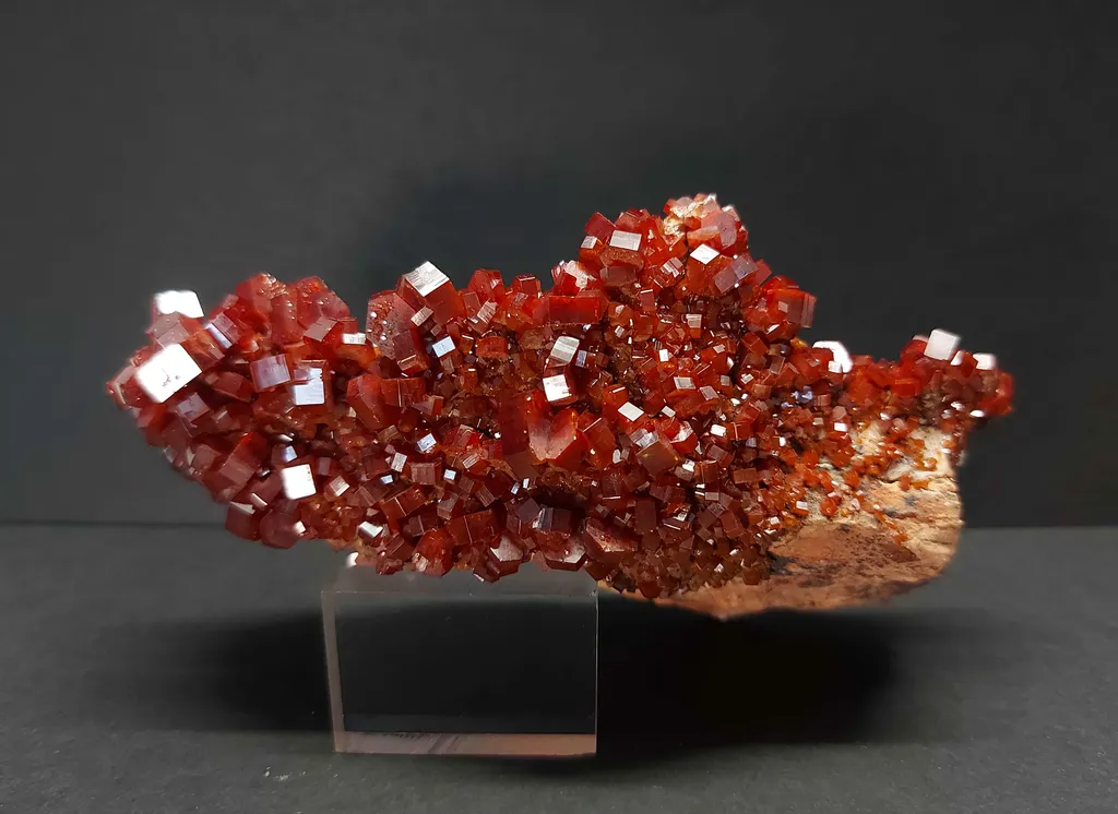Vanadinite from Morocco, Drâa-Tafilalet Region, Midelt Province, Mibladen Mining District image
