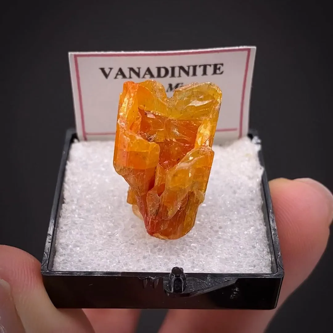 Vanadinite (large crystal) - image 1
