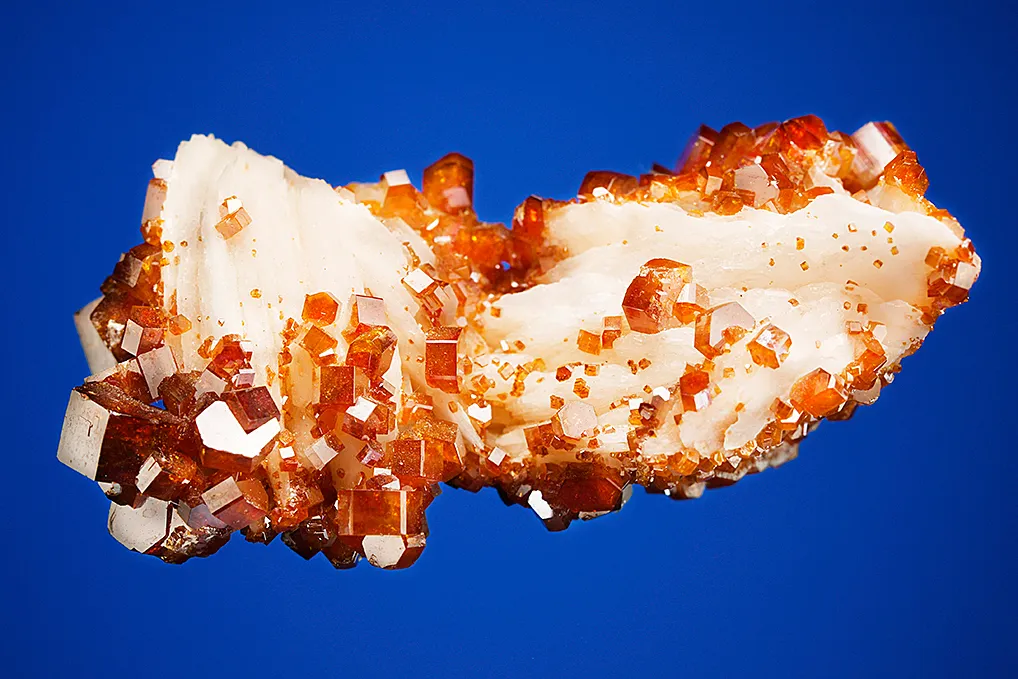 Vanadinite on Barite - image 4