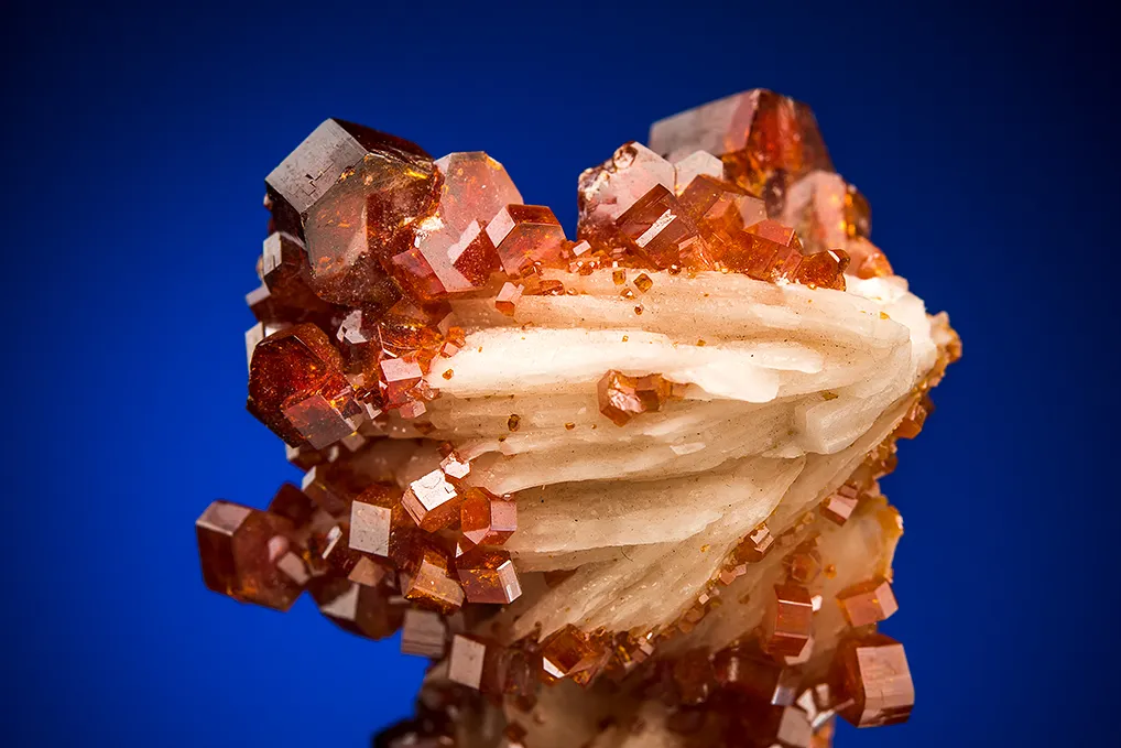 Vanadinite on Barite - image 3