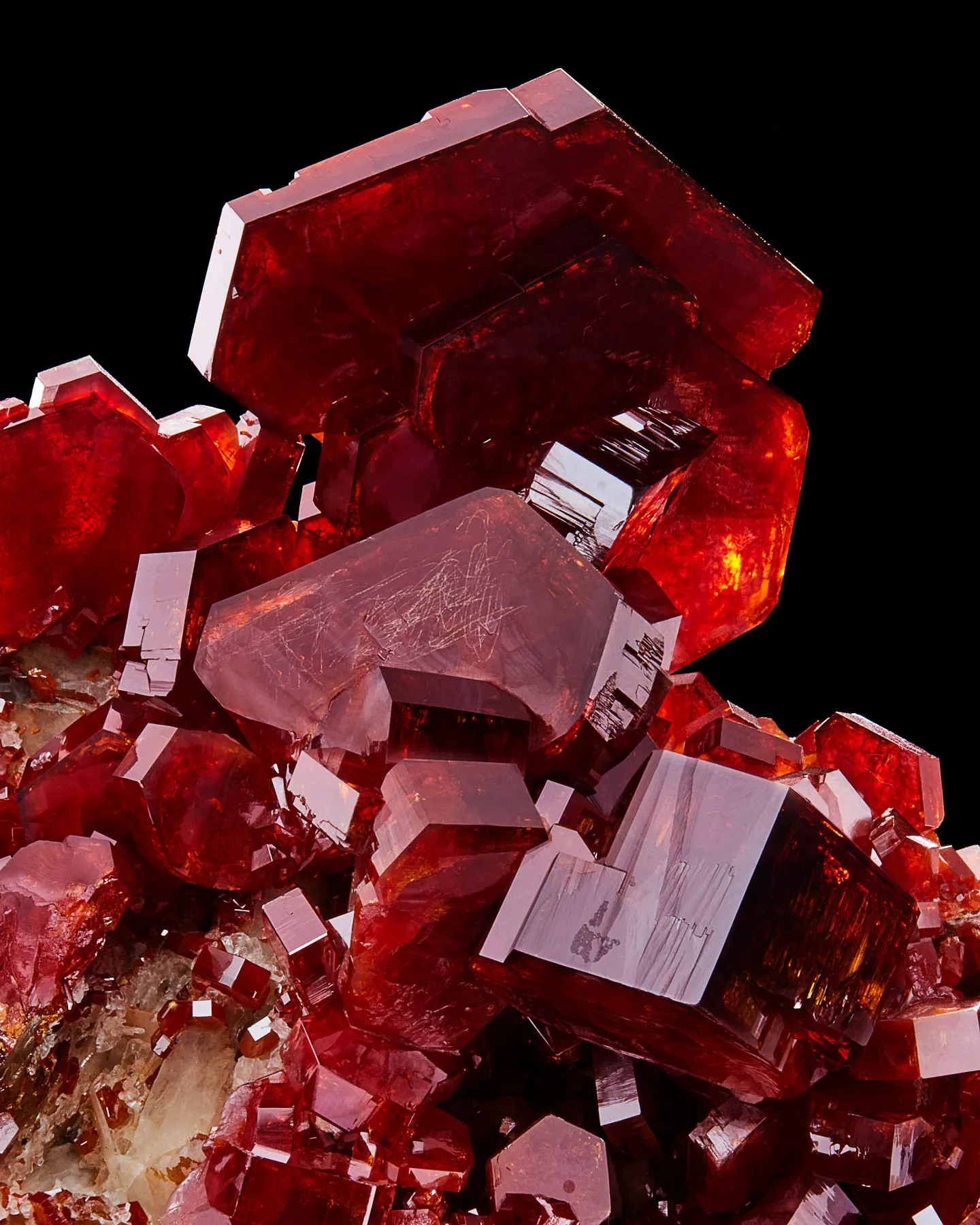 Vanadinite on Barite - image 2
