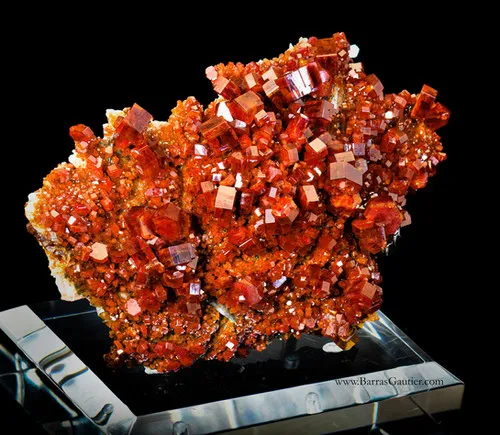 Vanadinite on Barite - image 2