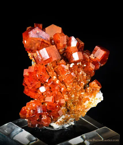 Vanadinite on Barite image