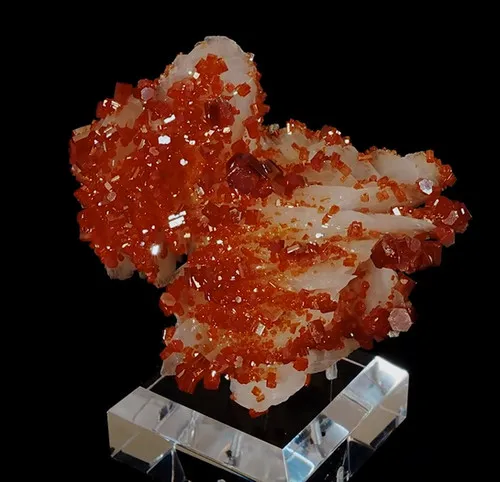Vanadinite on Barite image