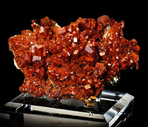Vanadinite on Barite image