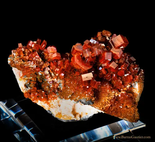 Vanadinite on Barite - image 2