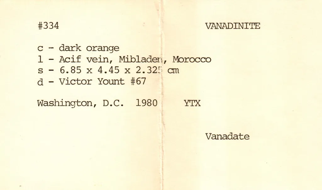 Vanadinite on Barite - image 6