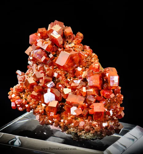 Vanadinite on Barite image