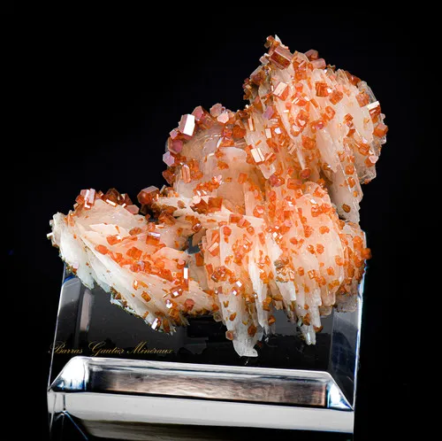 Vanadinite on Barite - image 3