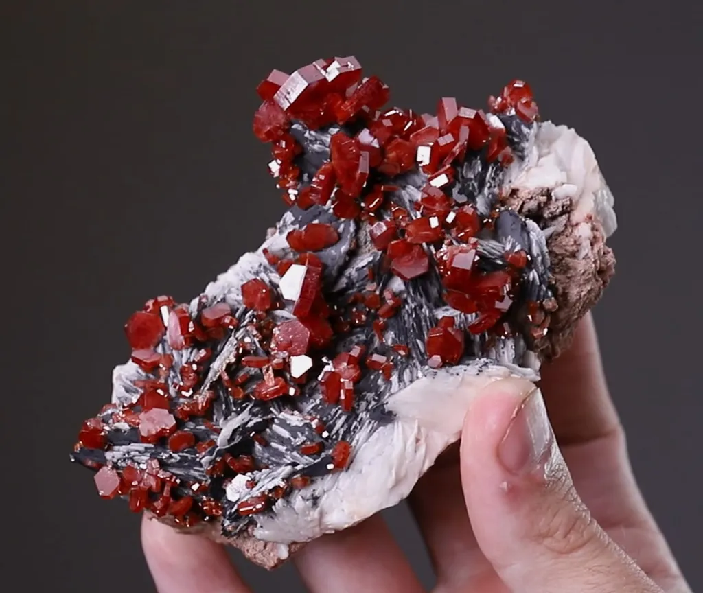 Vanadinite on Barite - image 2